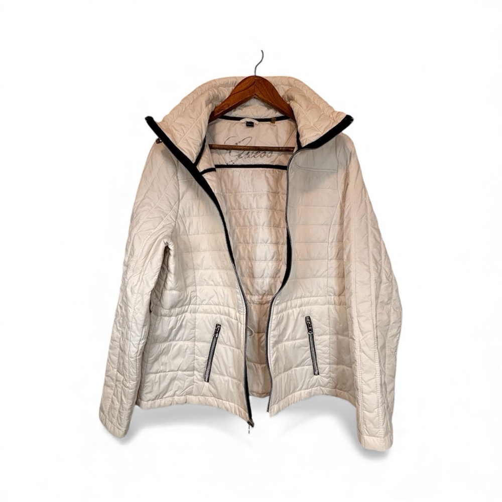 Guess Ivory Quilted Jacket – Size XL 🤍